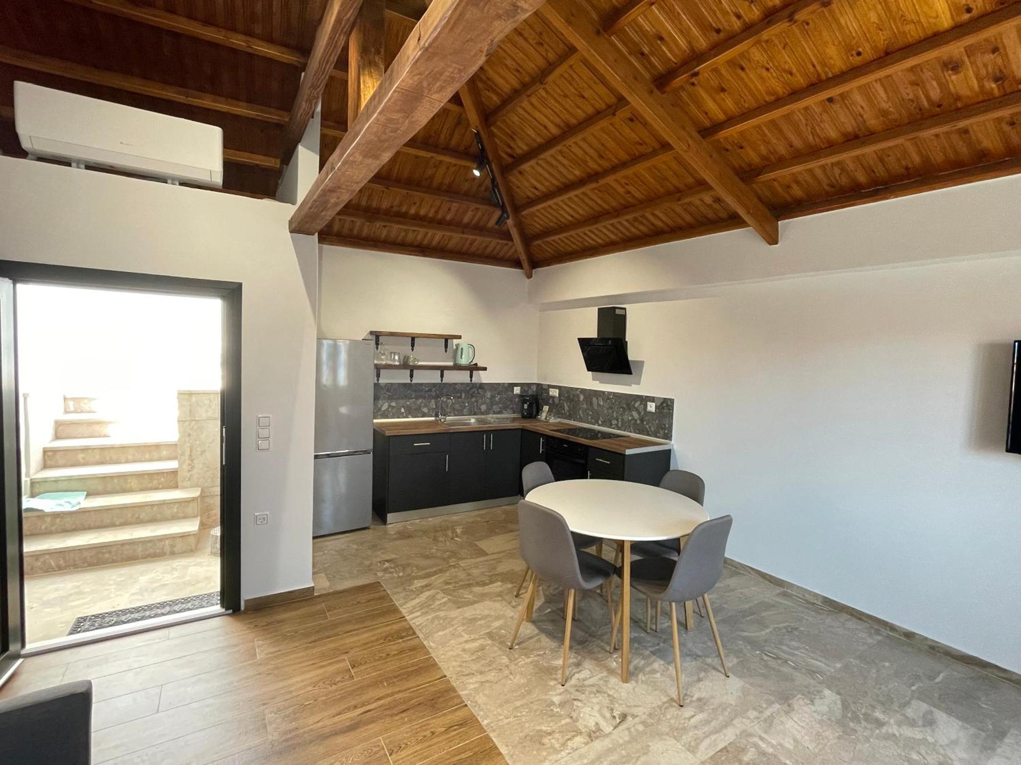 Q Apartments Molyvos ミシナ エクステリア 写真