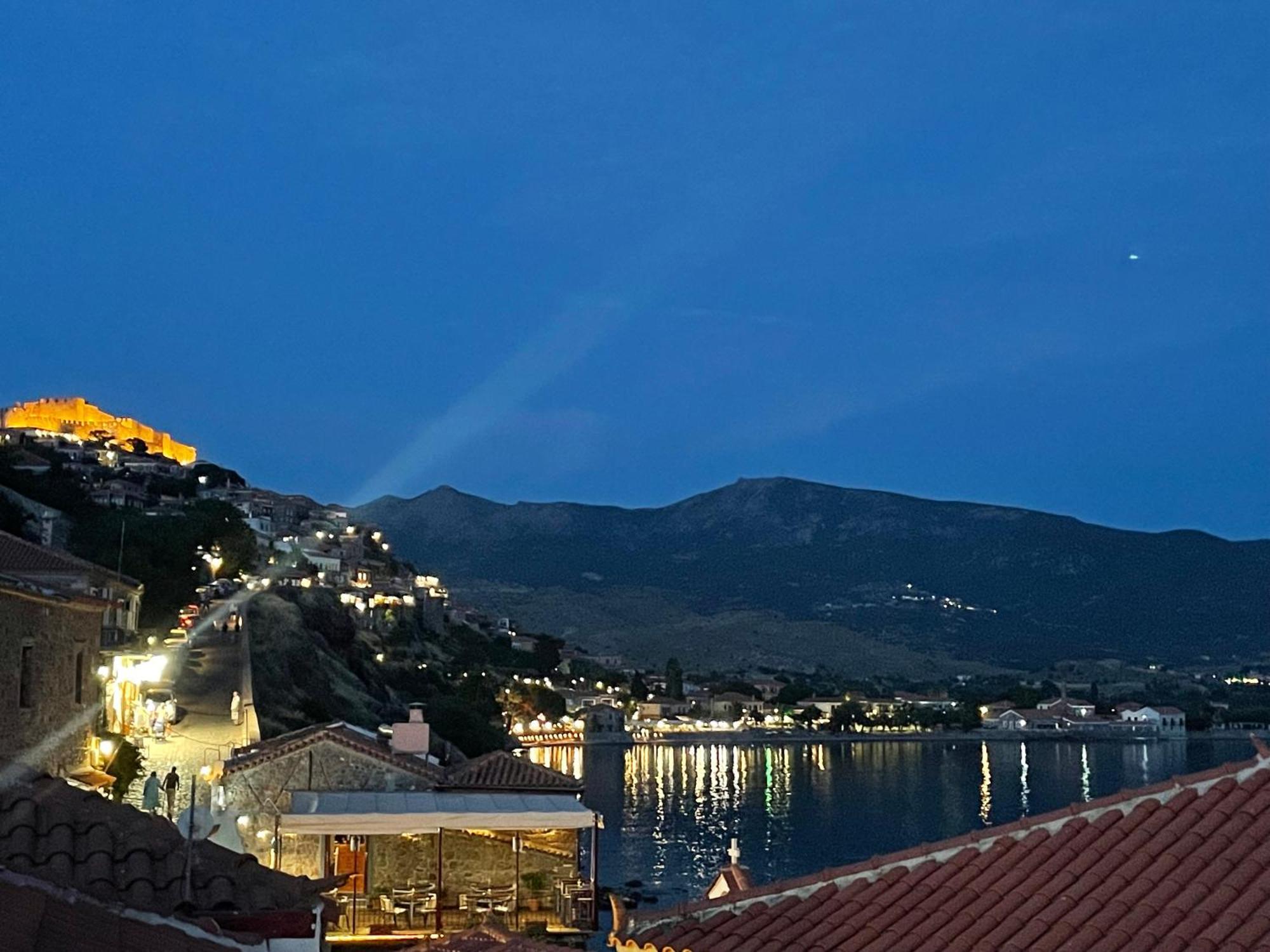 Q Apartments Molyvos ミシナ エクステリア 写真